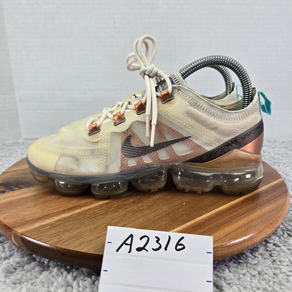 Nike Air Vapormax 2019 SE Phantom Metallic Pewter Gym Running Shoe Women 7.5 - Picture 1 of 13